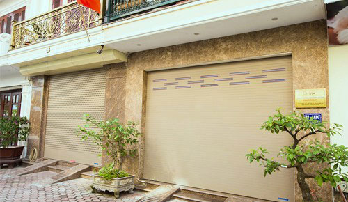 co nen lap cua cuon xuyen sang hay la khong?