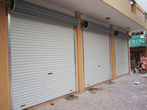 co nen mua cua cuon cu